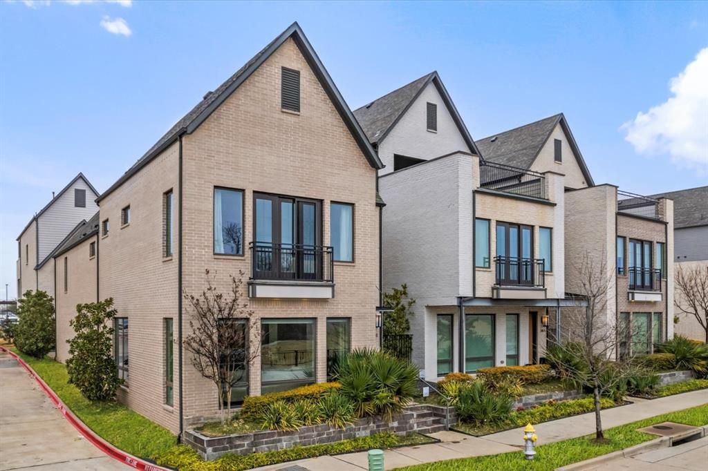 3441 Foxboro Drive