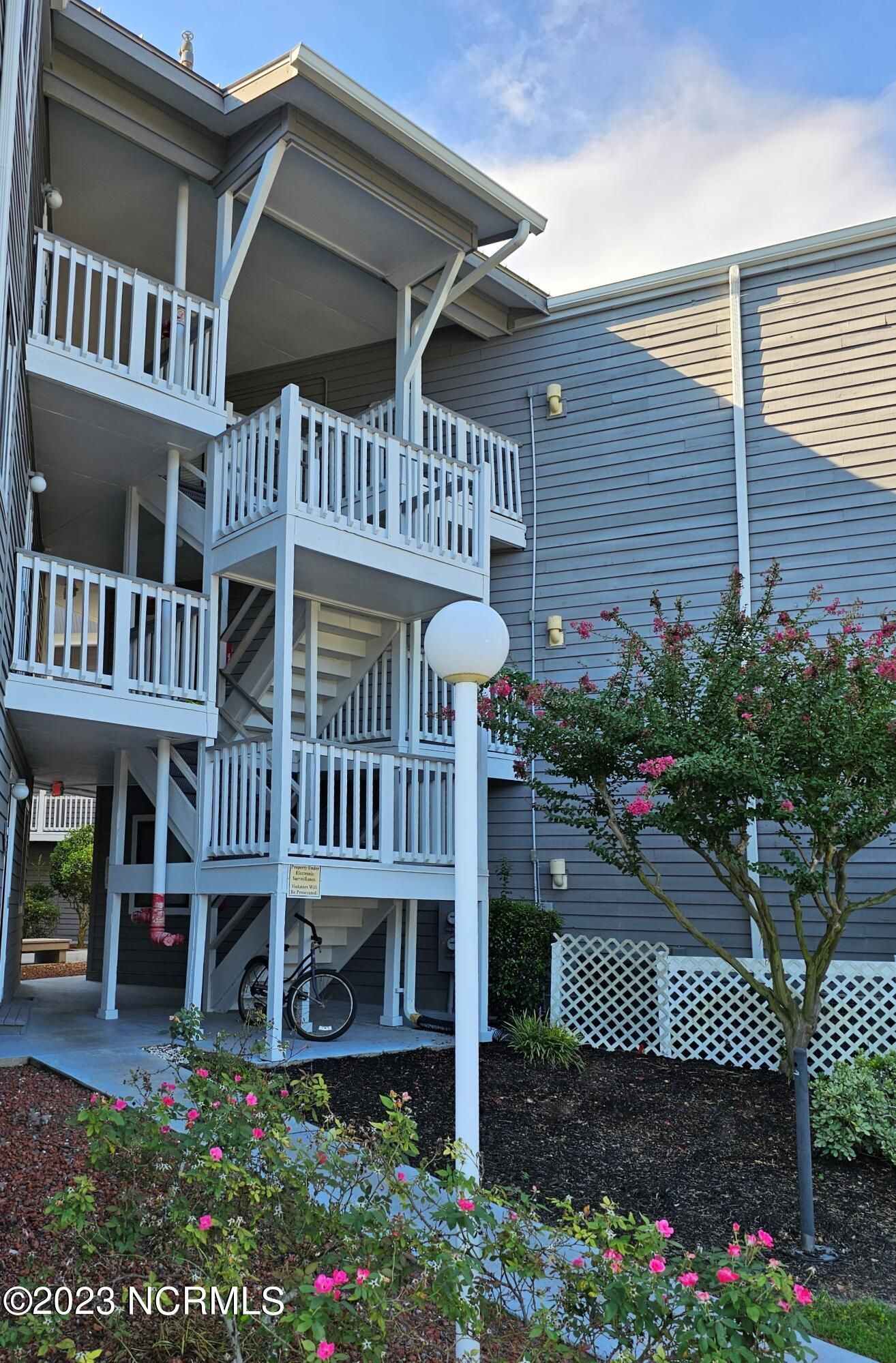 10168 Beach Drive Sw 4-301