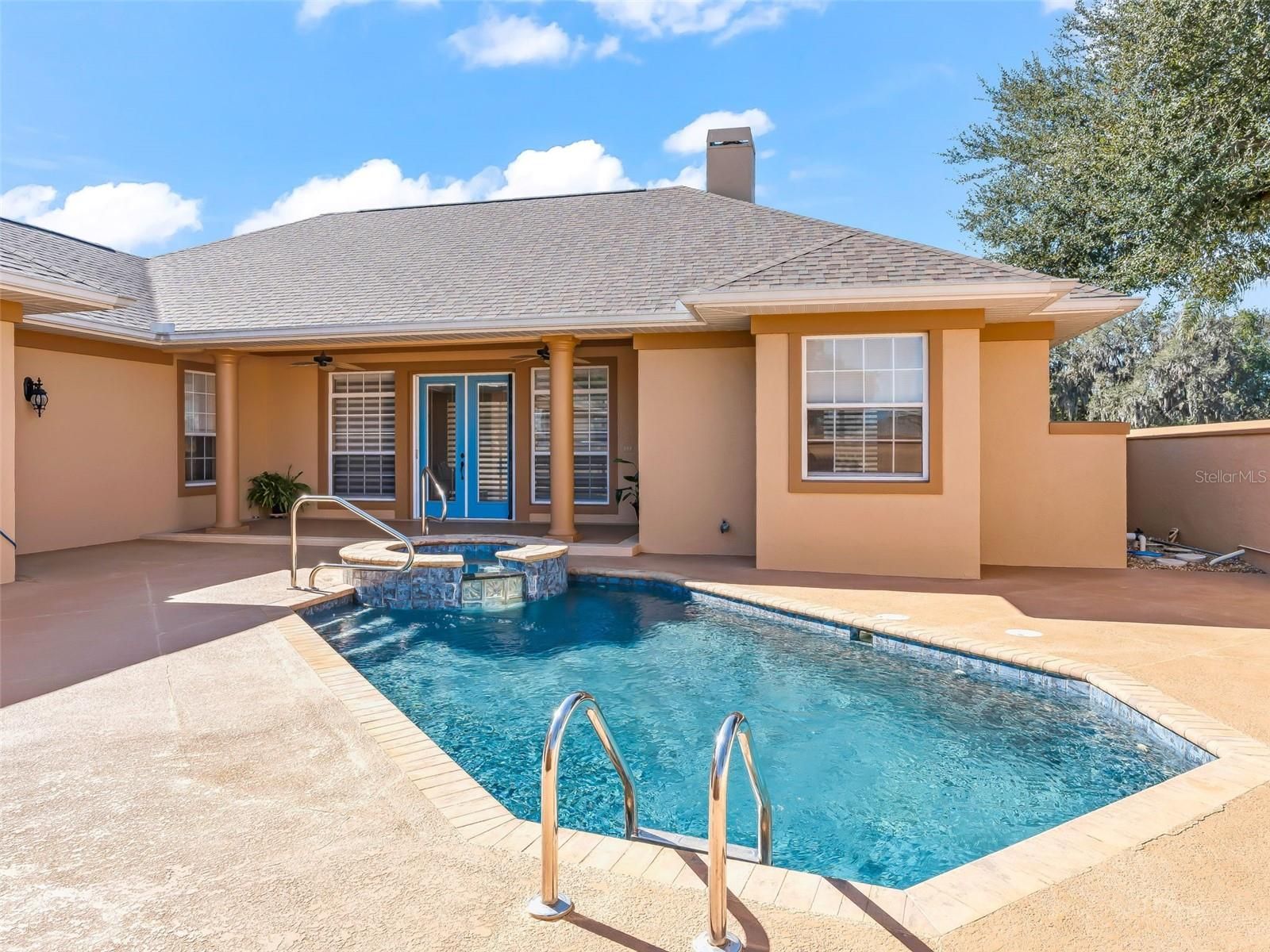 1412 Meadow View Way