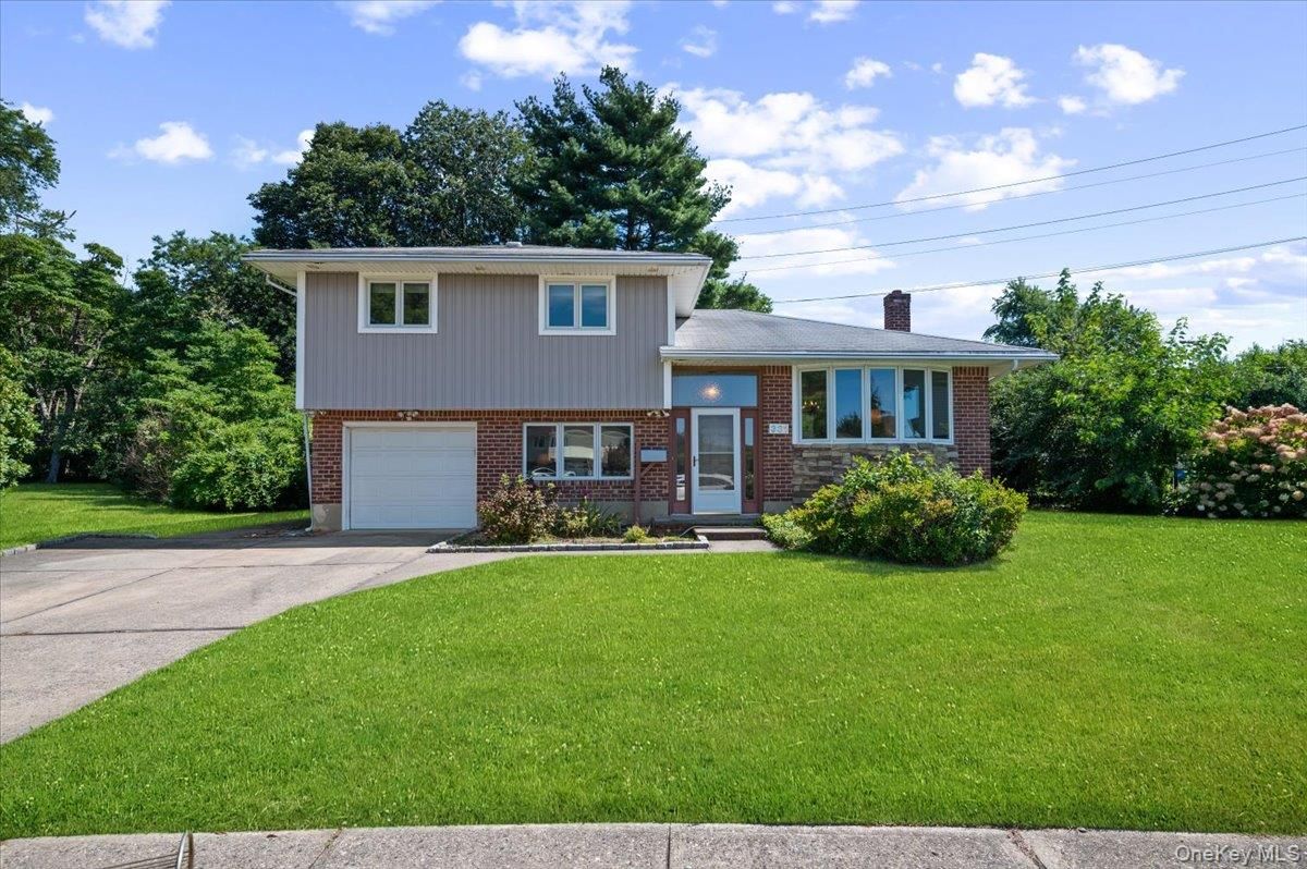 331 Woodbridge Lane