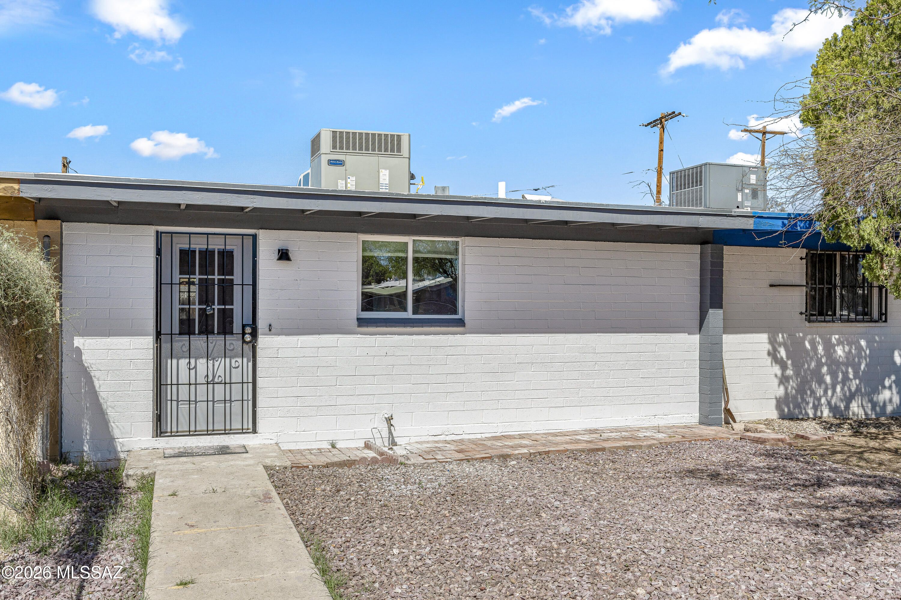 3675 E Shepherd Place