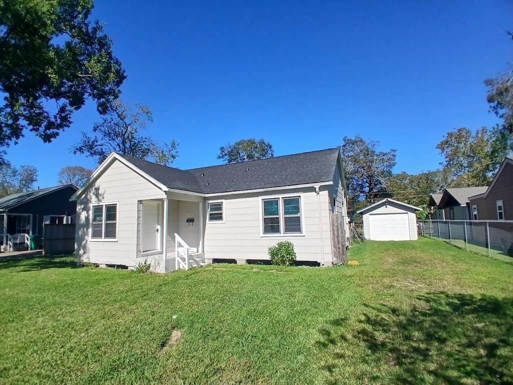 2302 Oaklawn Drive