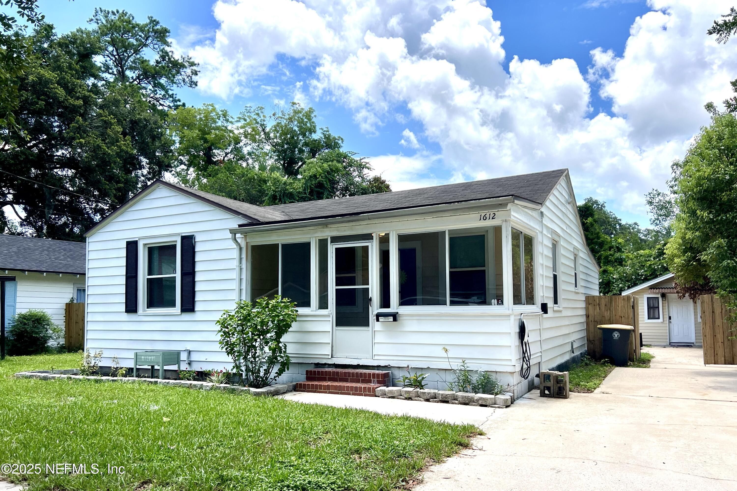 1612 Greenridge Road
