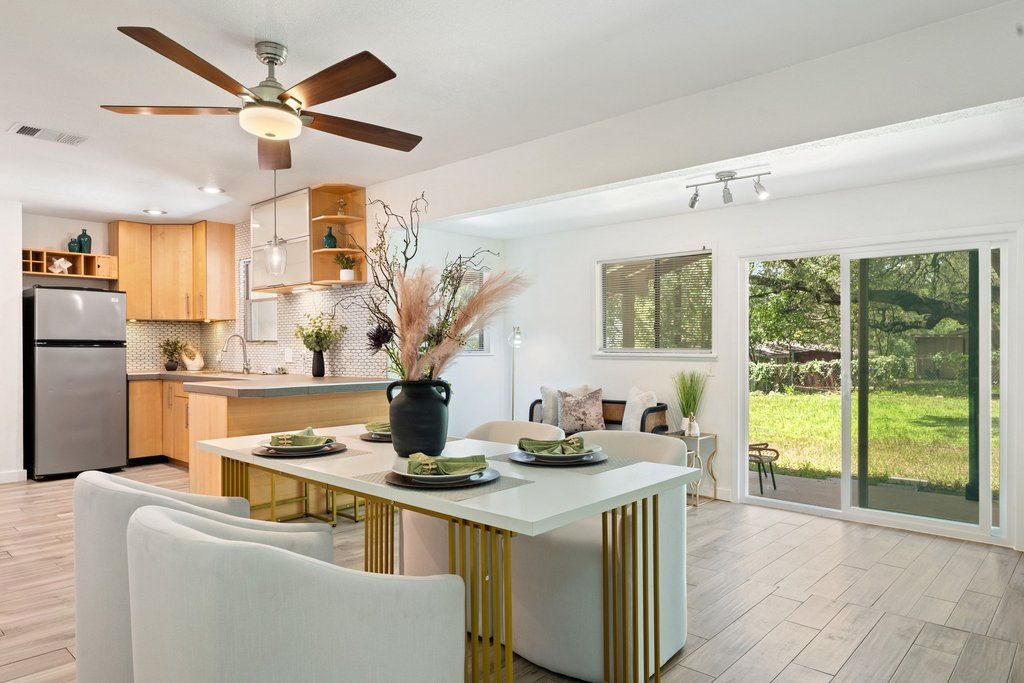 4904 Enchanted Lane