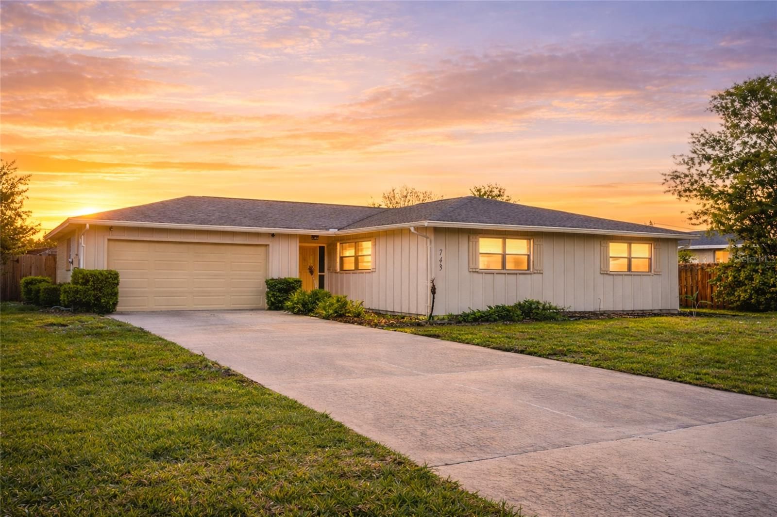 743 Knollview Boulevard