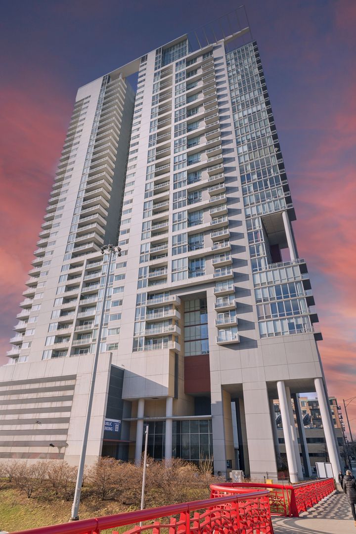 737 W Washington Boulevard 2007