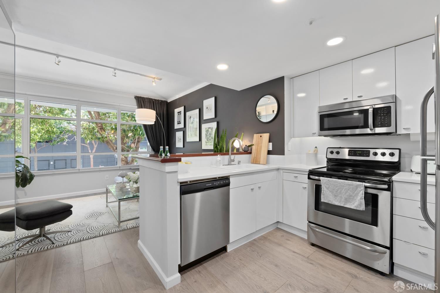 403 Main Street 114N