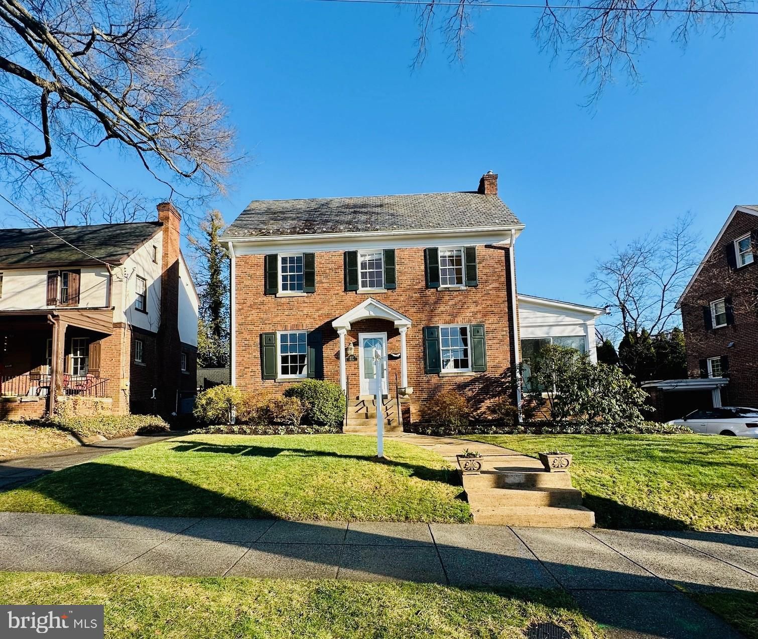 6117 Western Avenue Nw