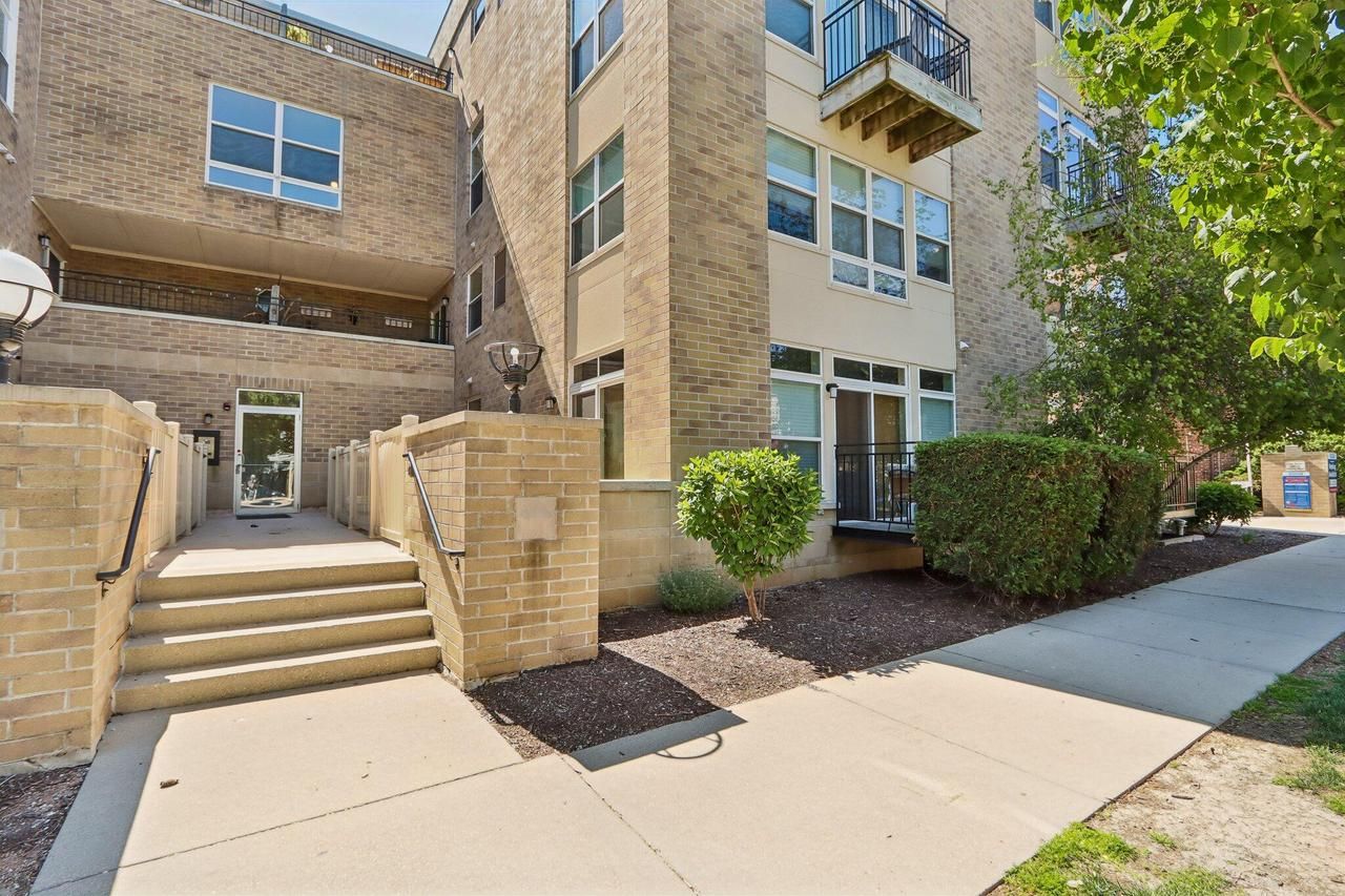 1550 N Warren Avenue 113