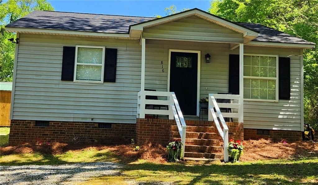 816 S Cummins Street