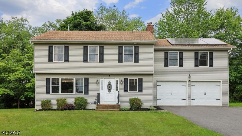 5 Maple Dr