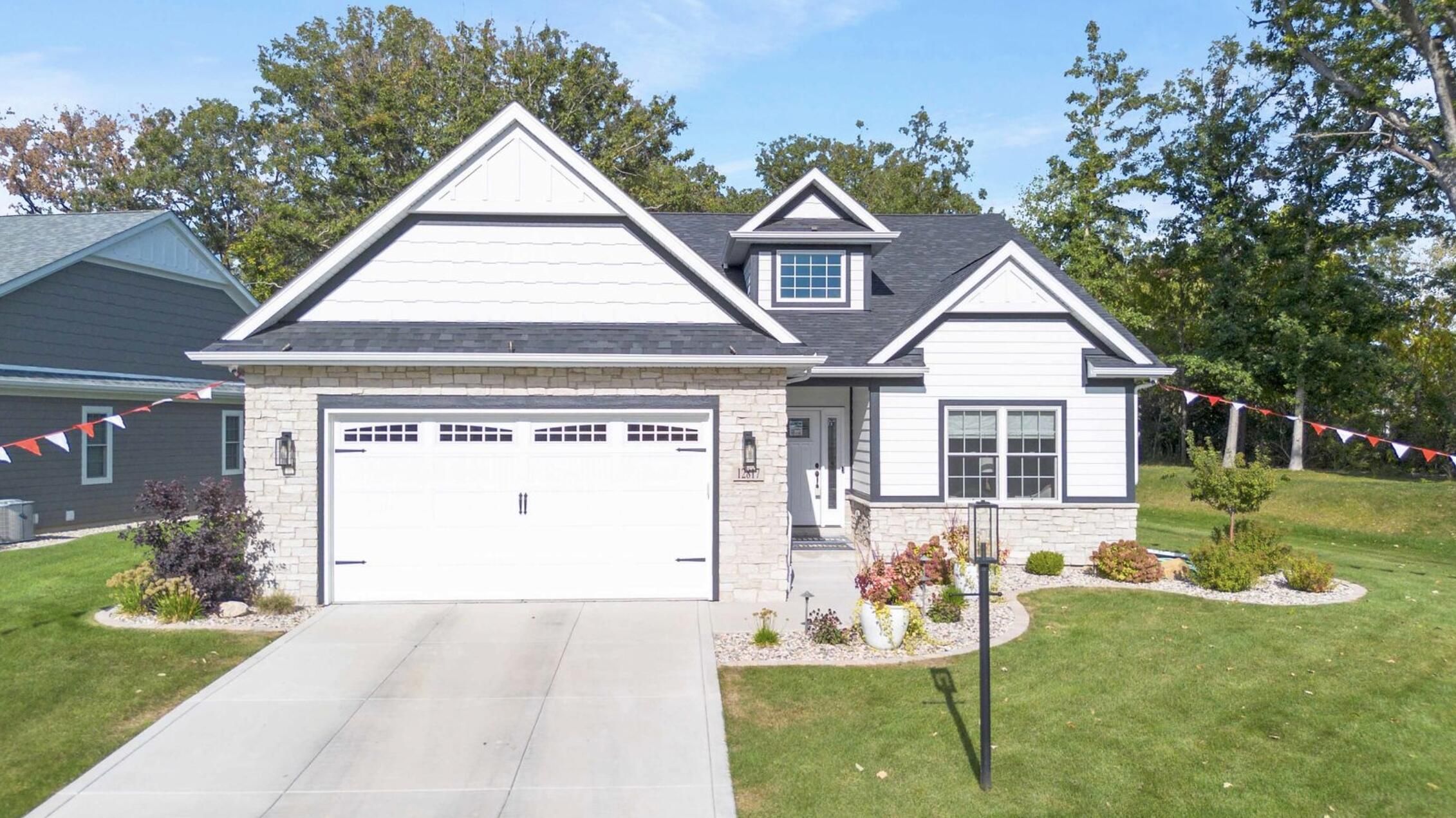 12676 Creekside Drive