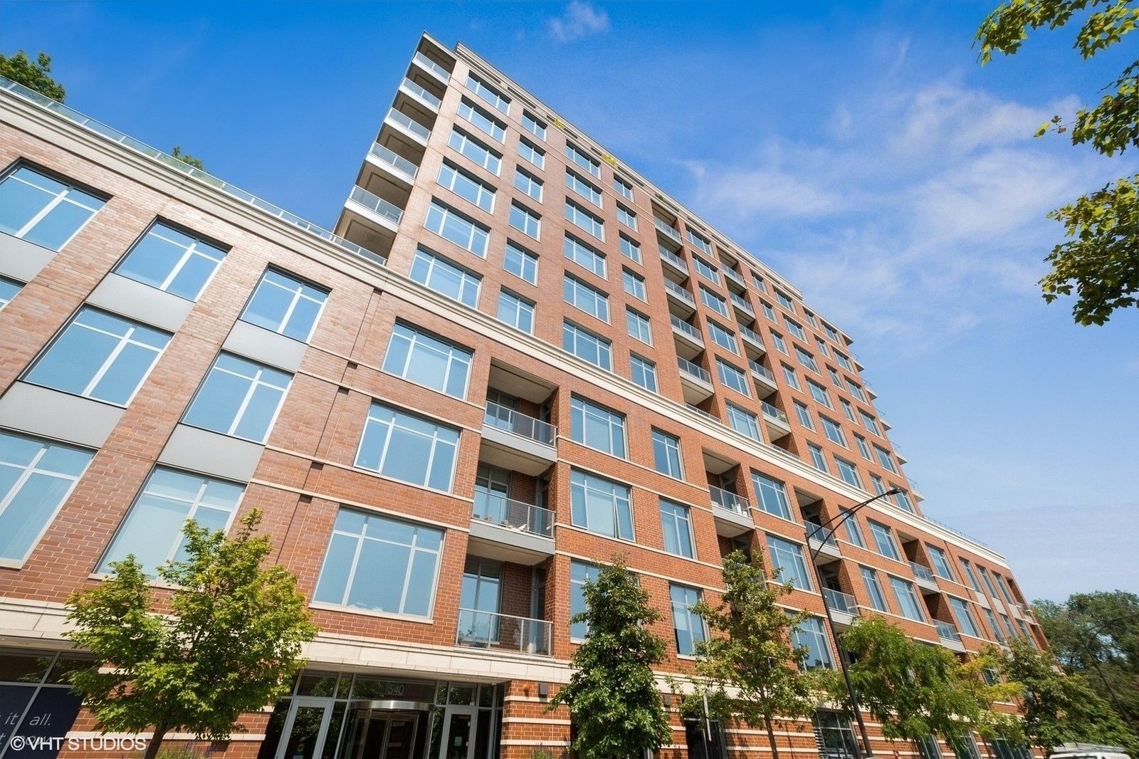 540 W Webster Avenue 403