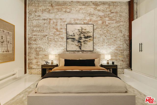 500 Molino Street 101