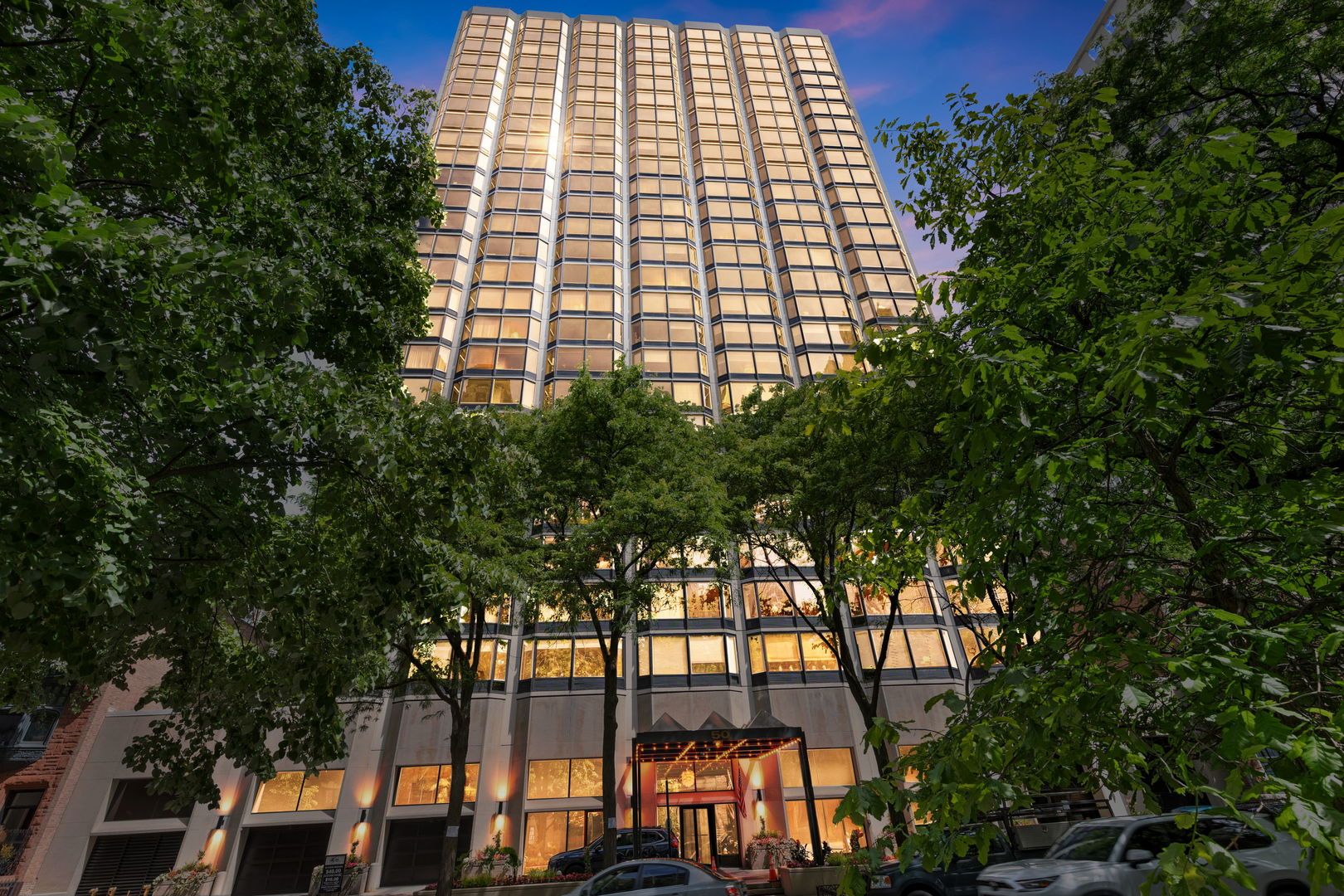 50 E Bellevue Place 1806