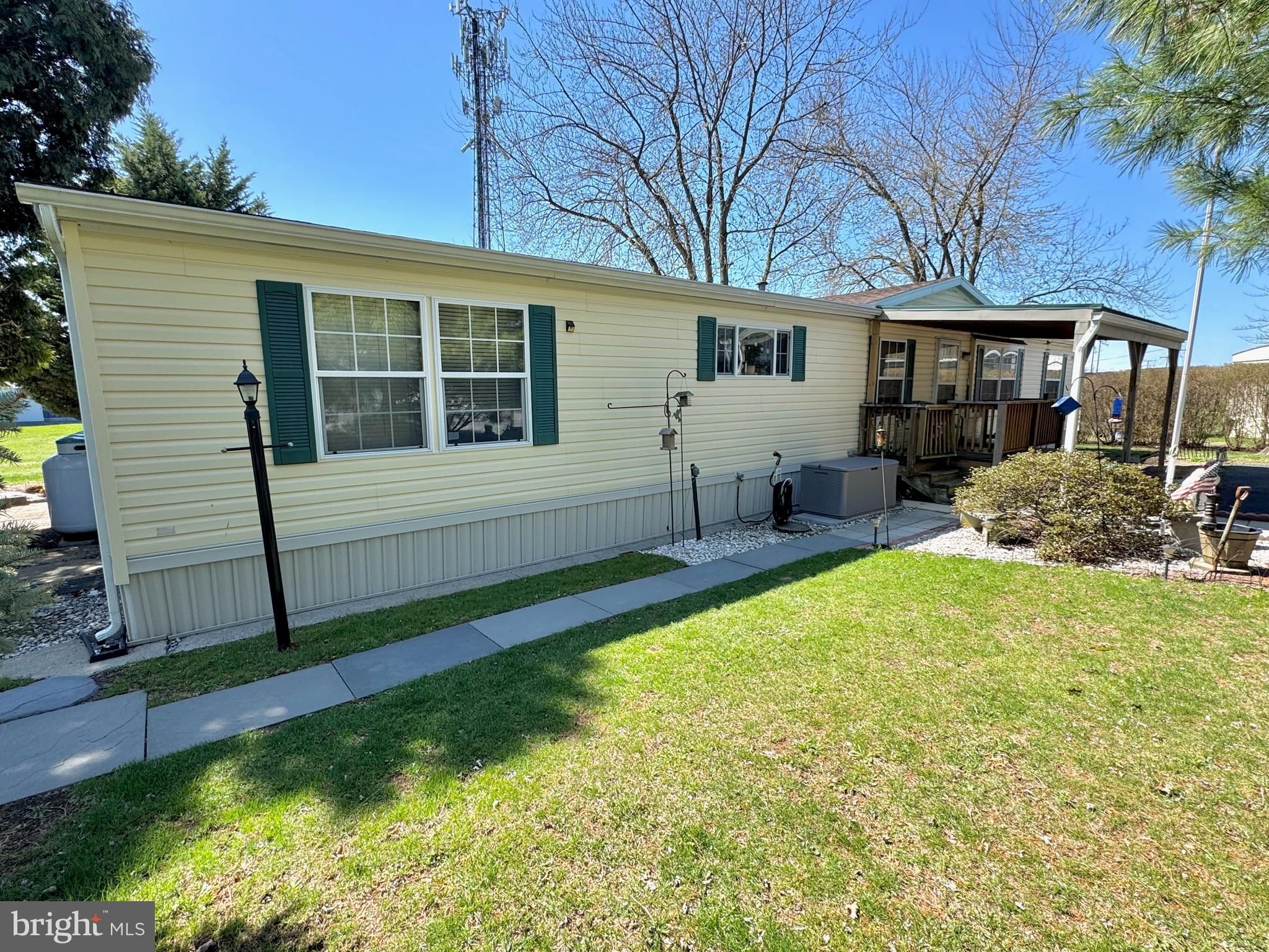 1910 Schubert Road 8