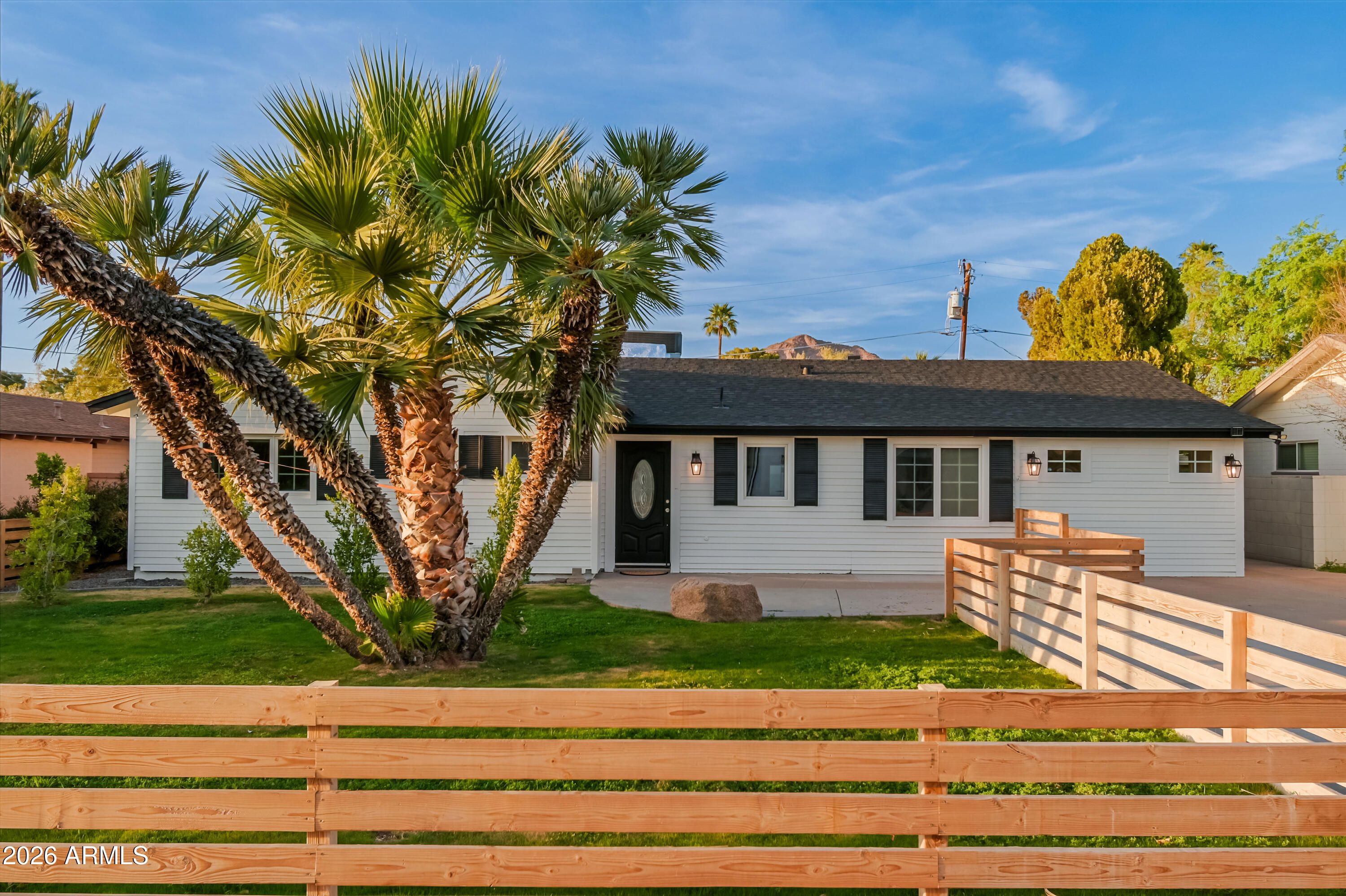 5328 E Pinchot Avenue