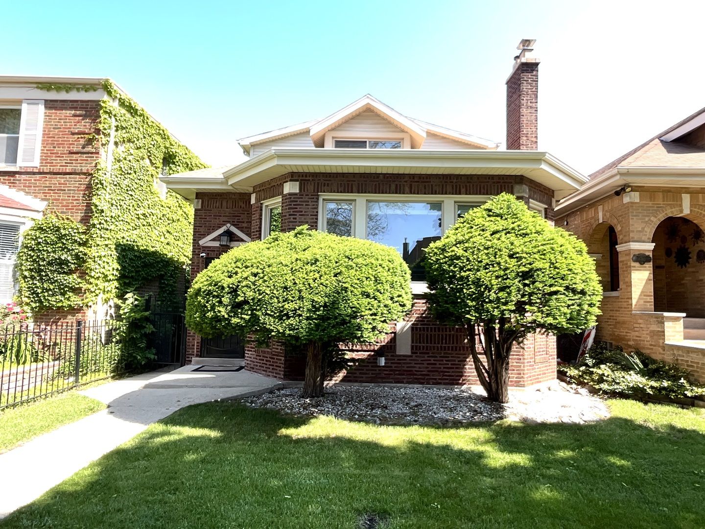 1708 E 84th Place