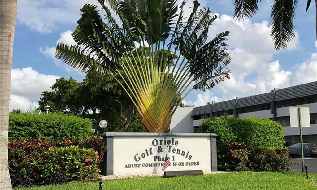 Oriole Golf & Tennis Club