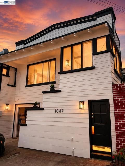 1047 Hanover