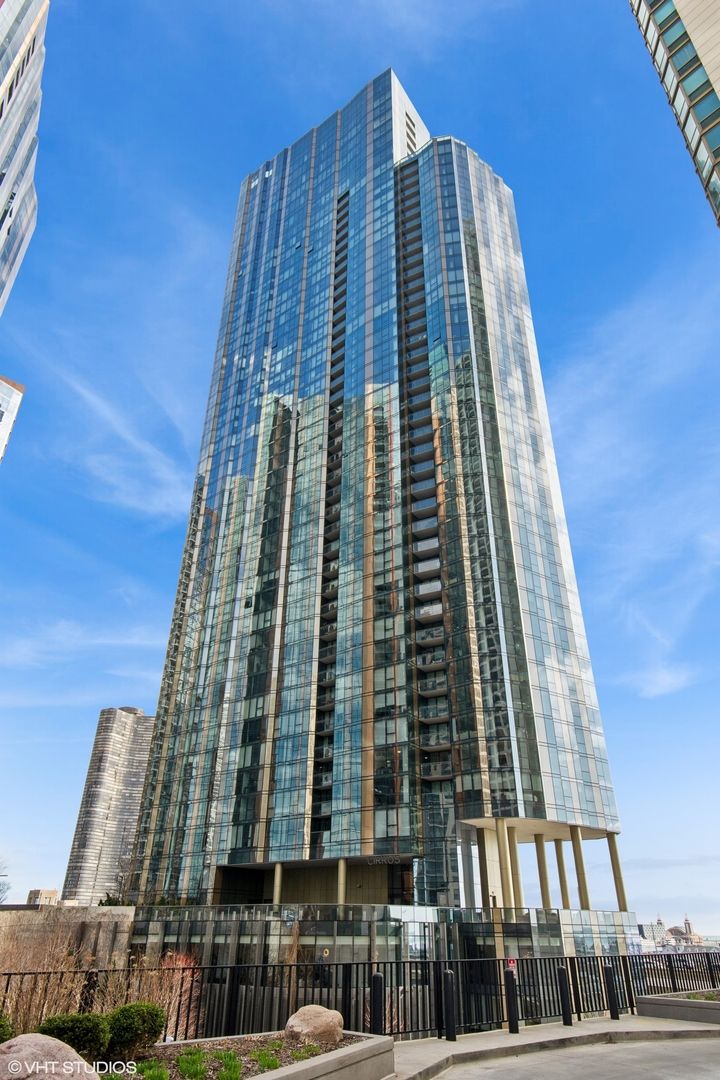 211 N Harbor Drive 1307