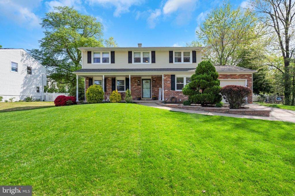 1522 Longfellow Drive