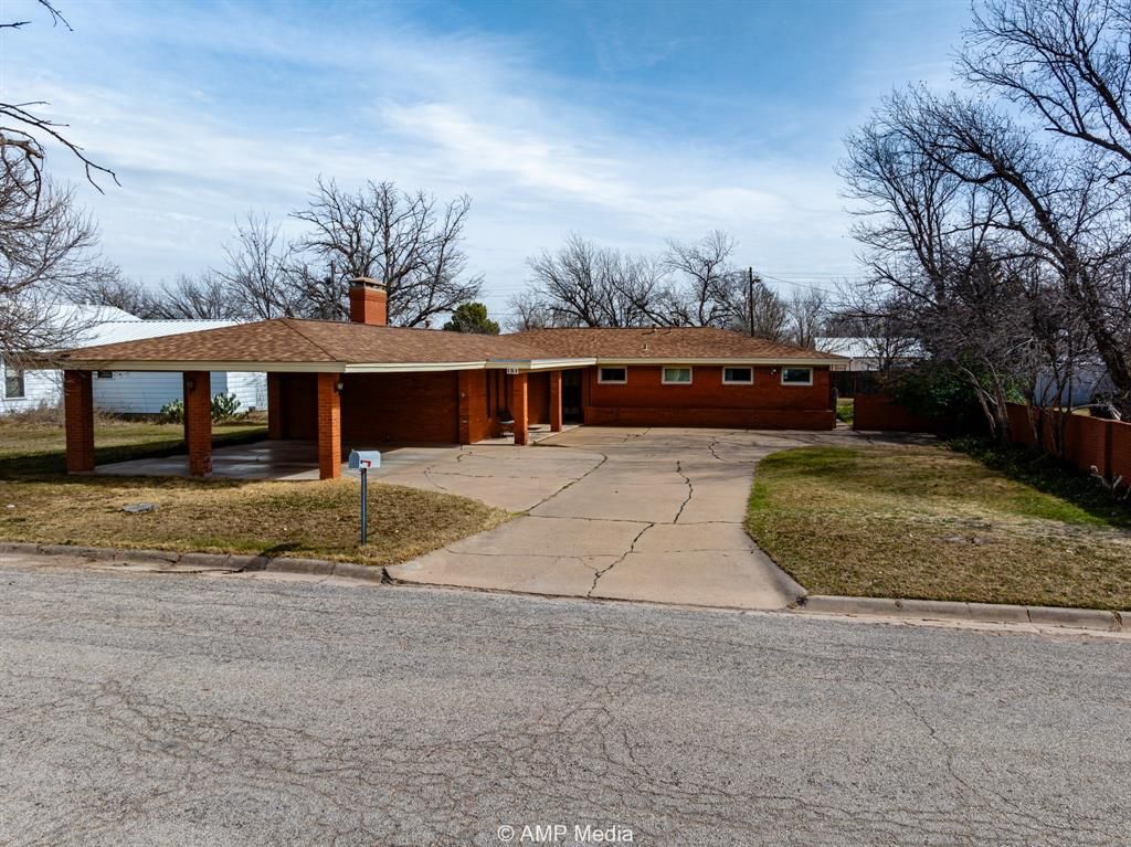 131 Nw I Avenue
