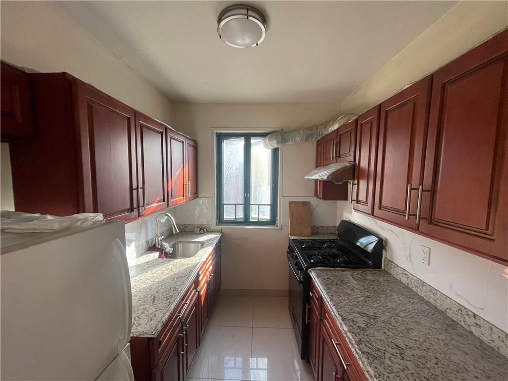 1527 Metropolitan Avenue 4G