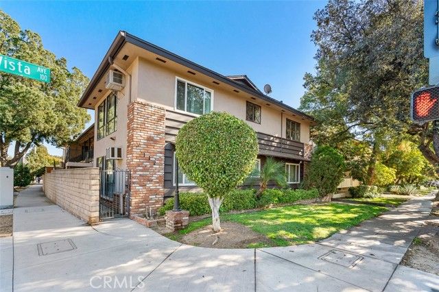 112 N Mar Vista Avenue