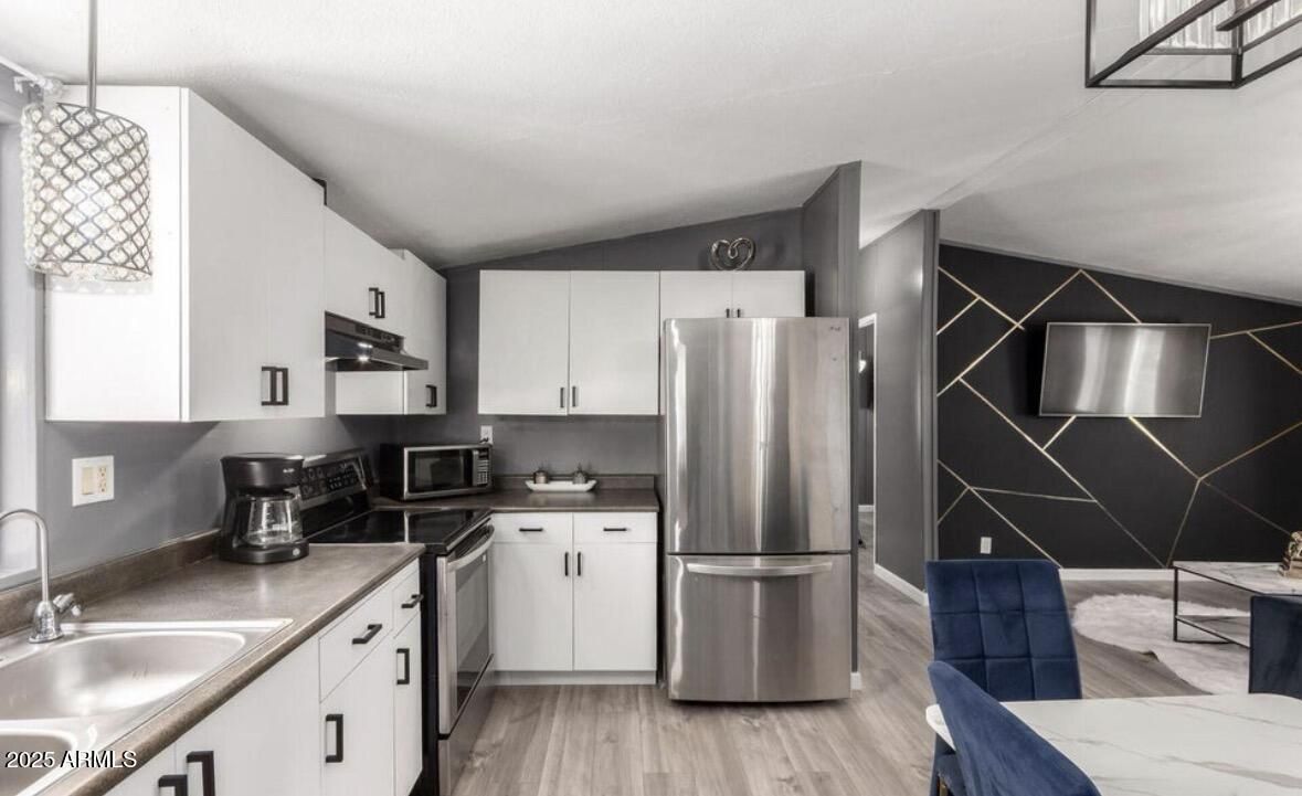 2605 W Van Buren Street 80