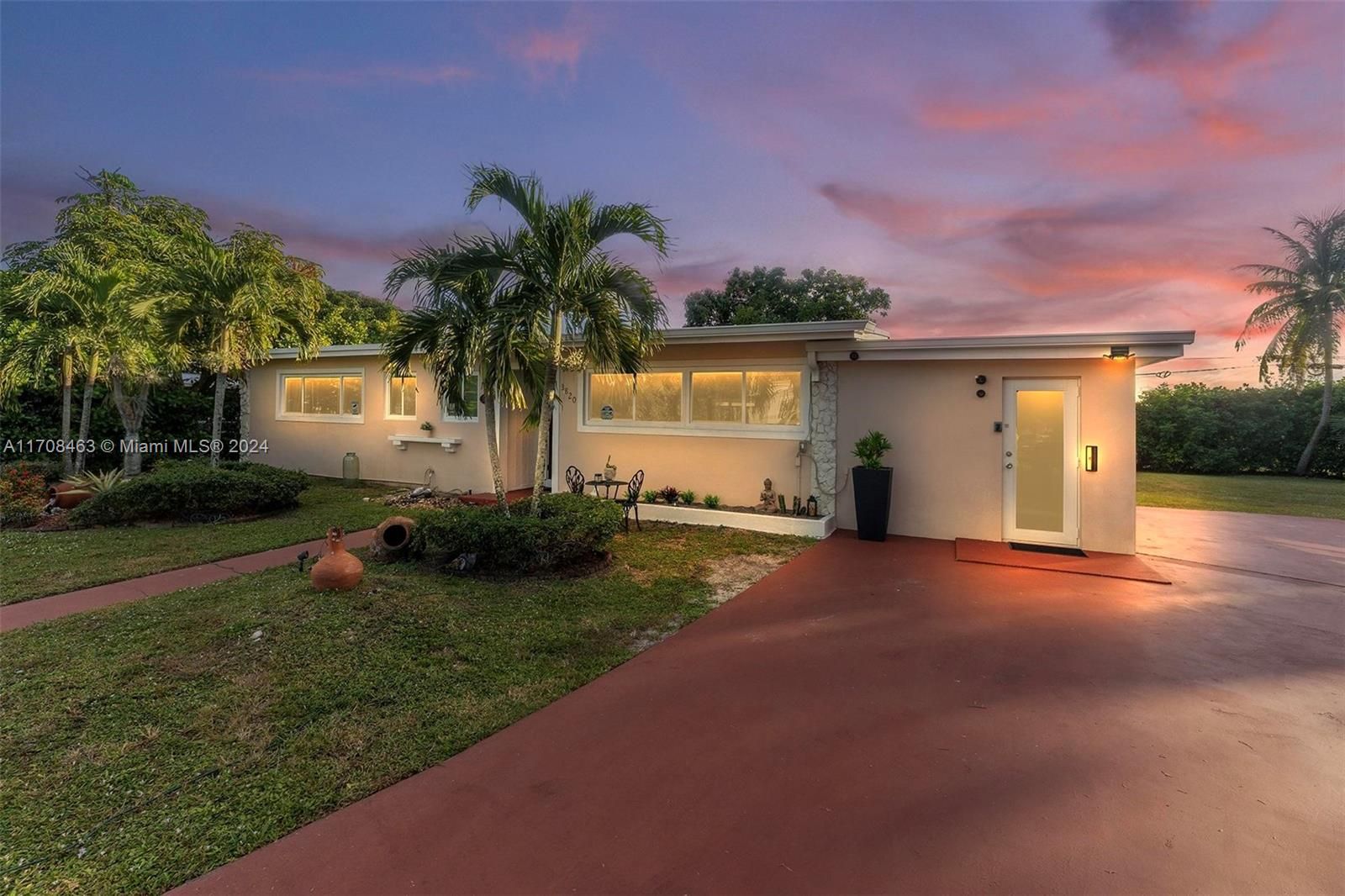 3820 Nw 195th St