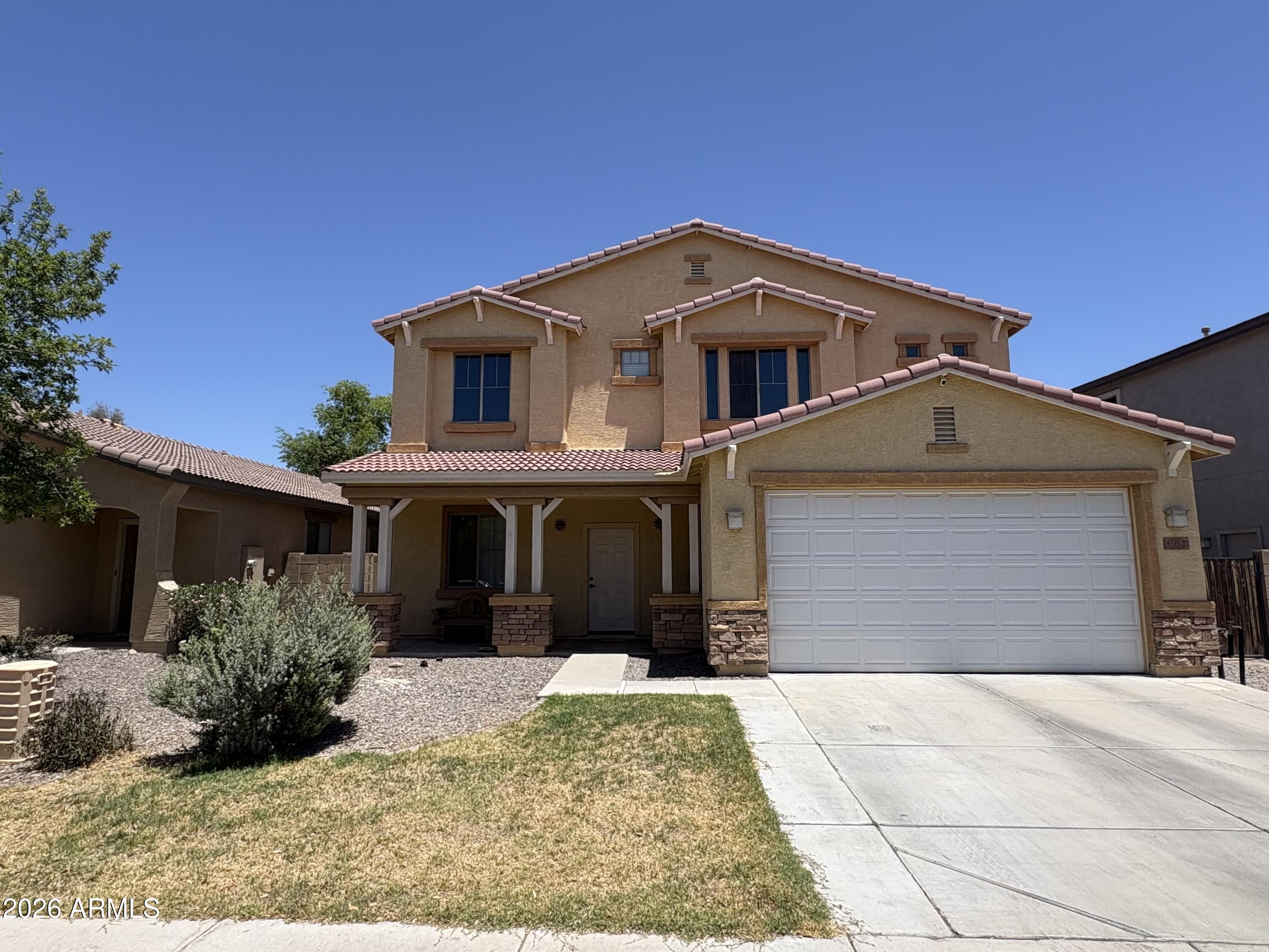 962 E Saddleback Place