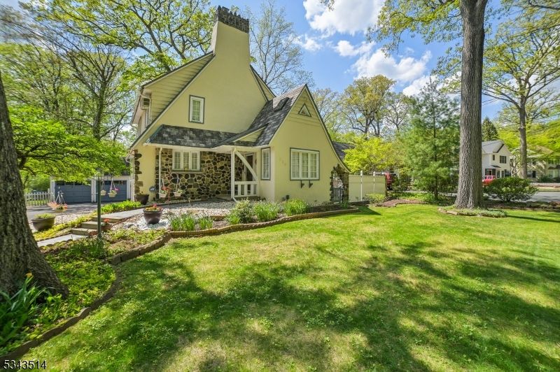 230 Glen Ave