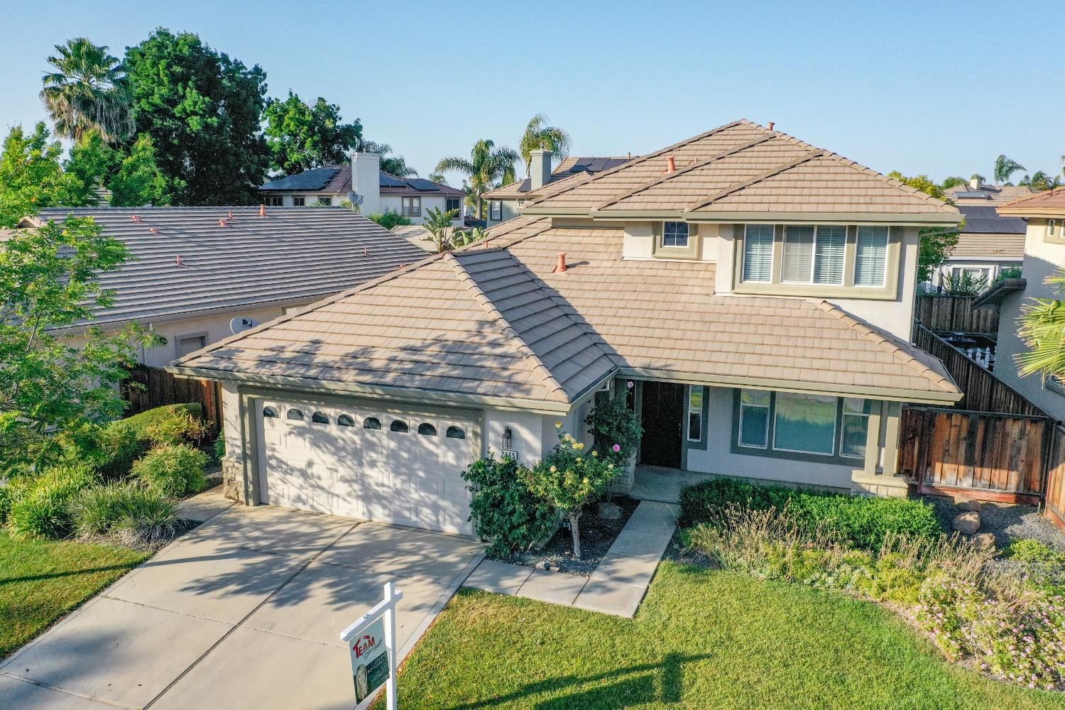 2565 Crescent Way