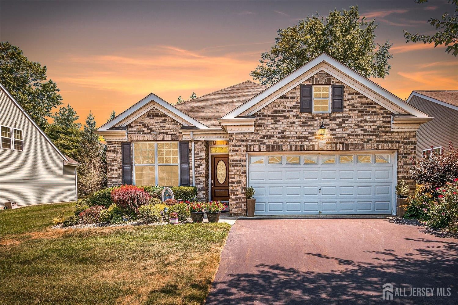 22 Silver Charm Road