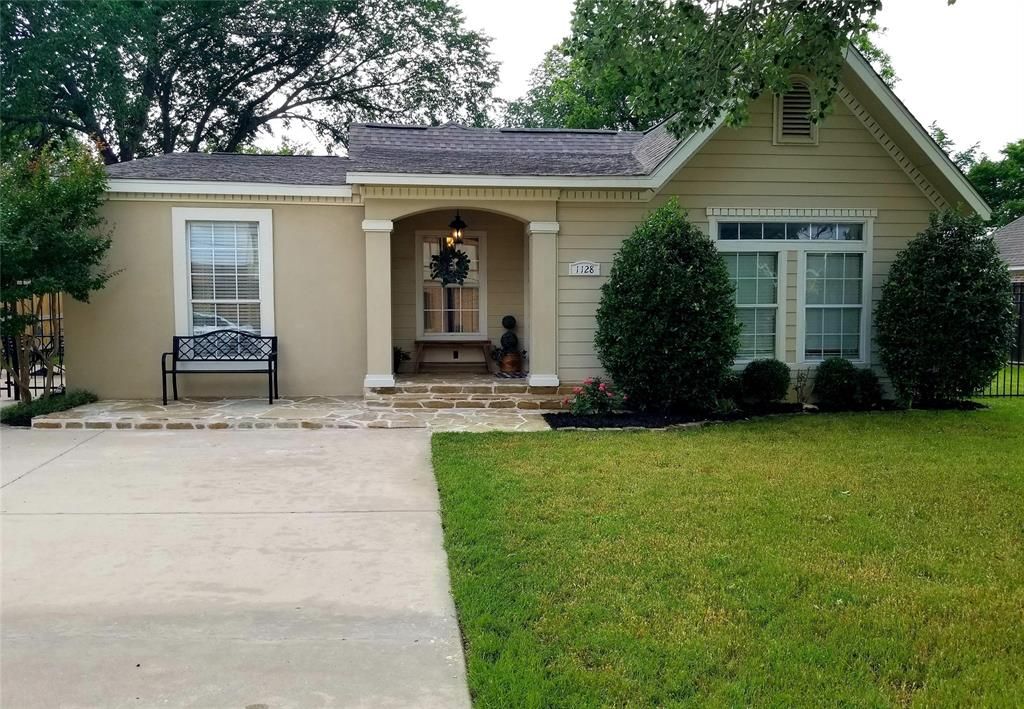 1128 Airline Drive