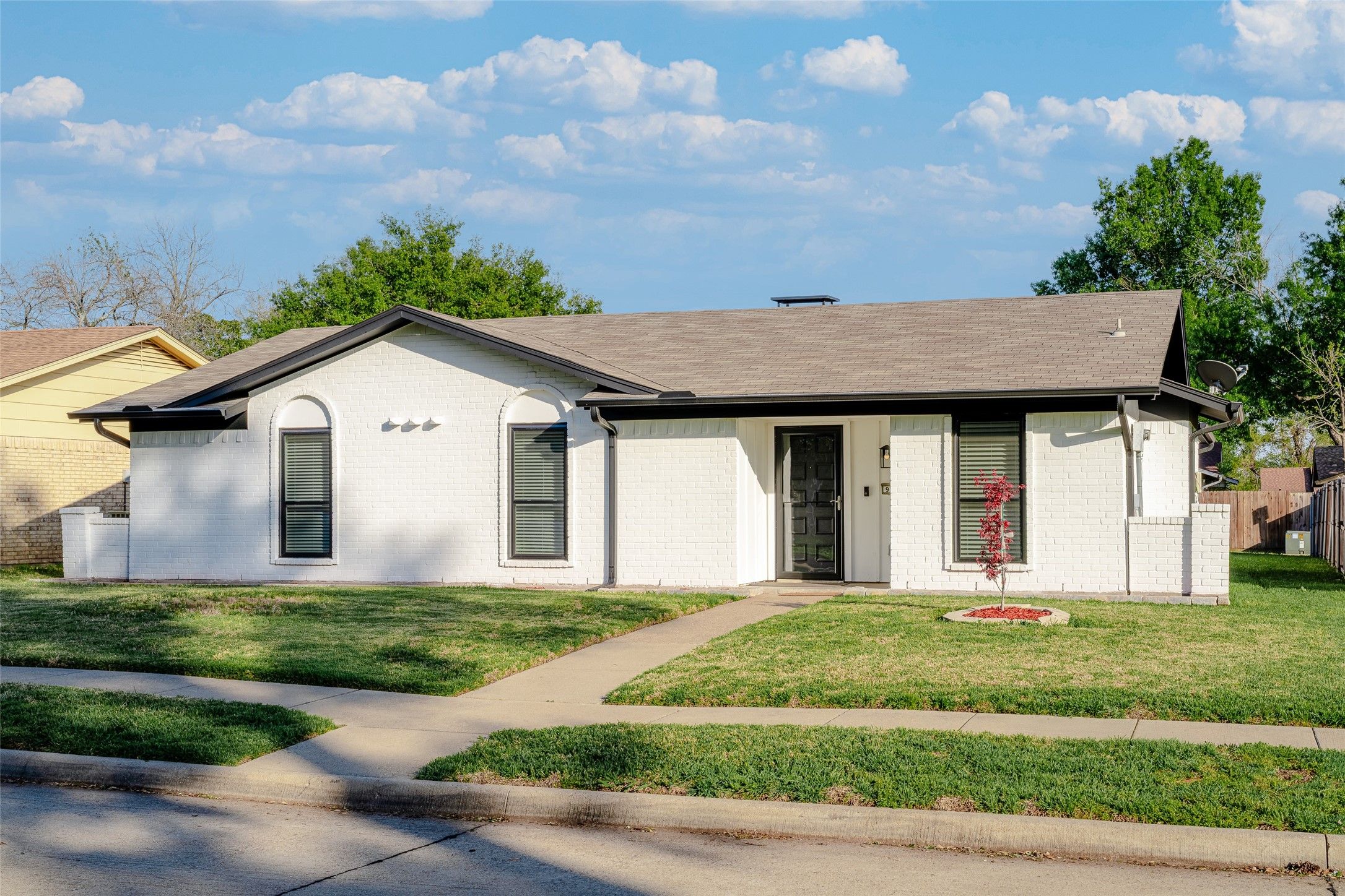 910 Meadowcove Circle