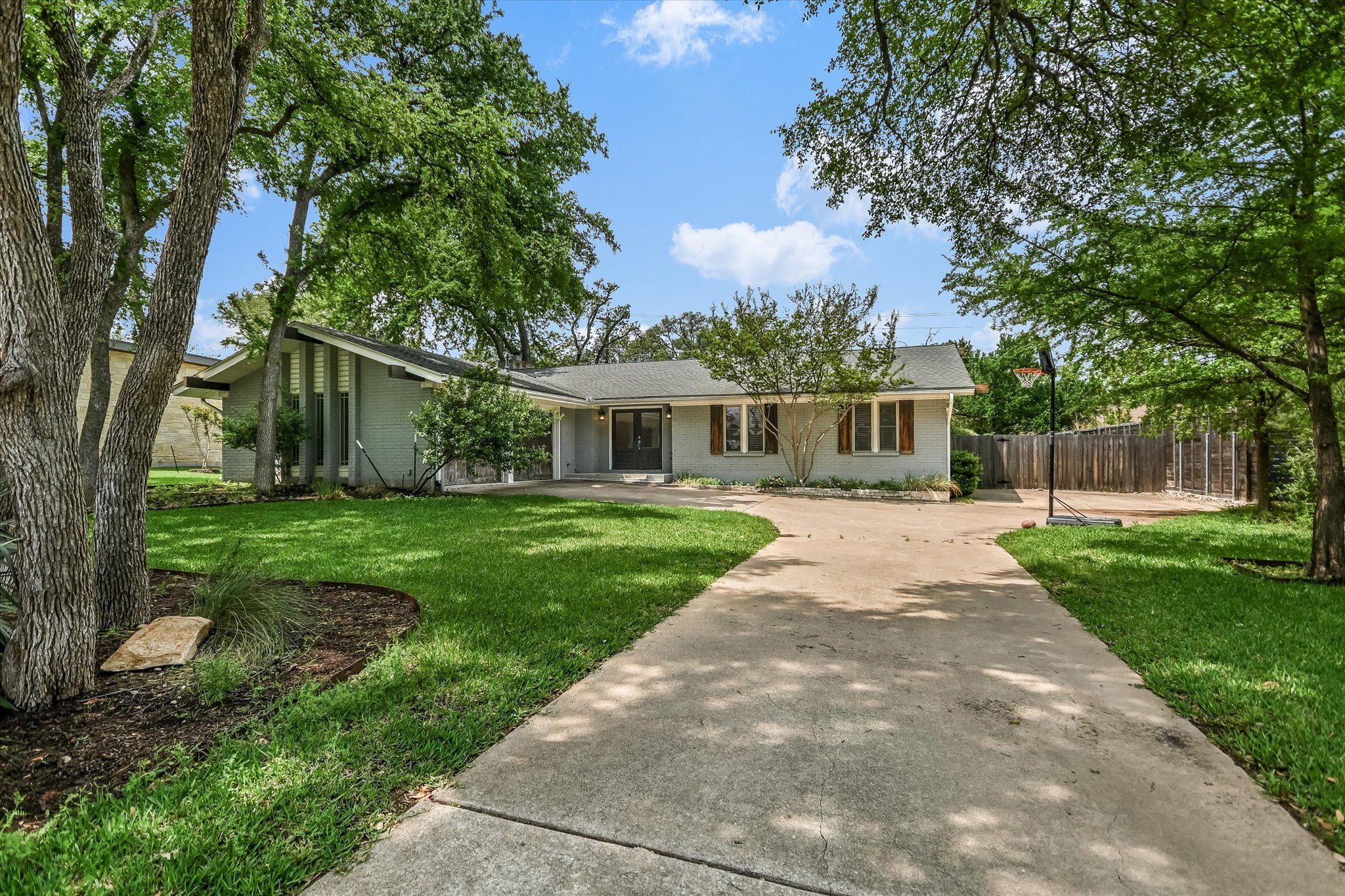 306 Briarwood Trail