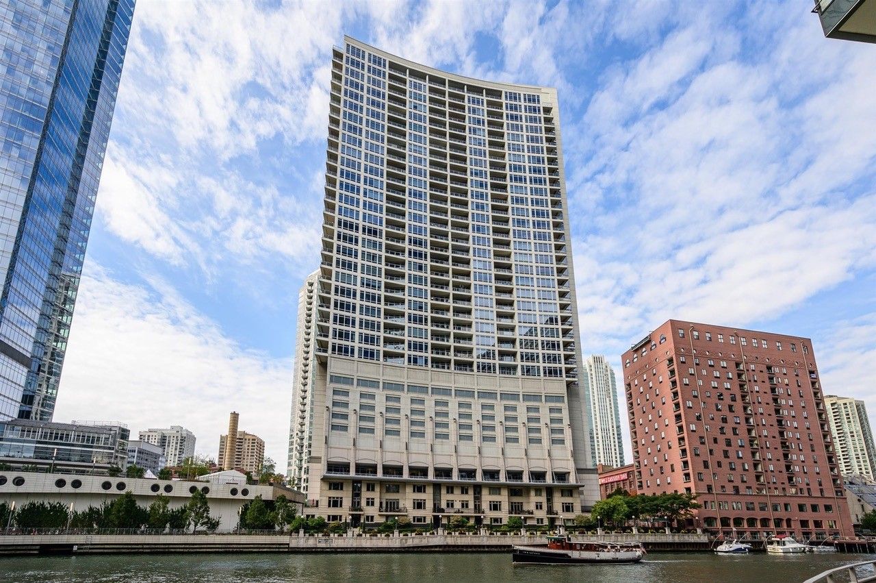 333 N Canal Street 3604