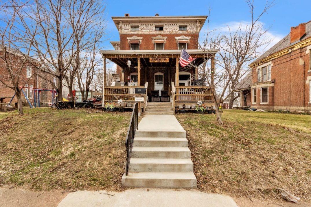 929 N 6th Street