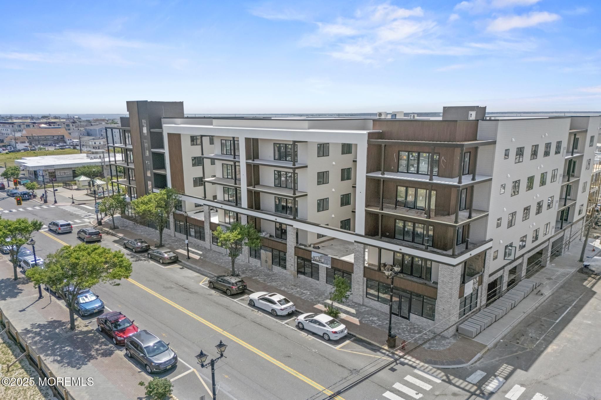 401 Boulevard 505 Penthouse