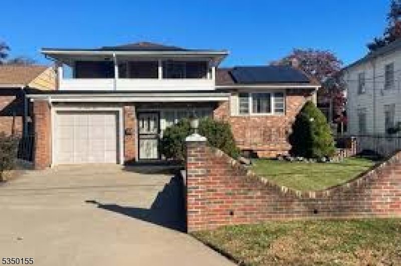 525 Trotters Lane