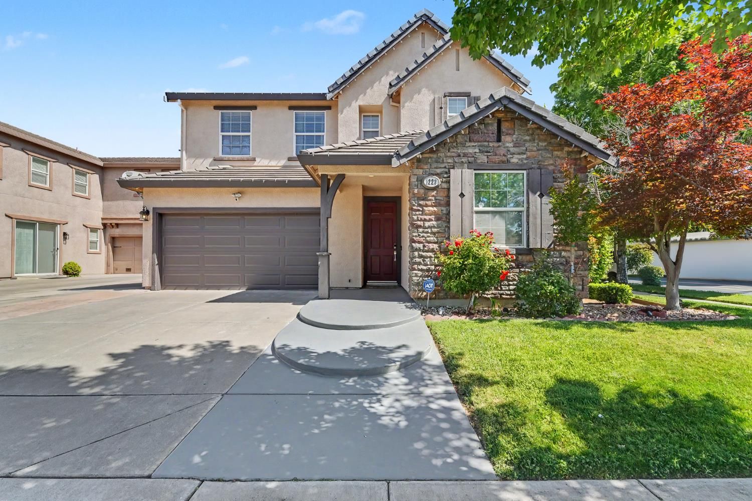 1223 E Springer Drive