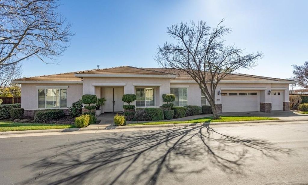 Springfield at Whitney Oaks