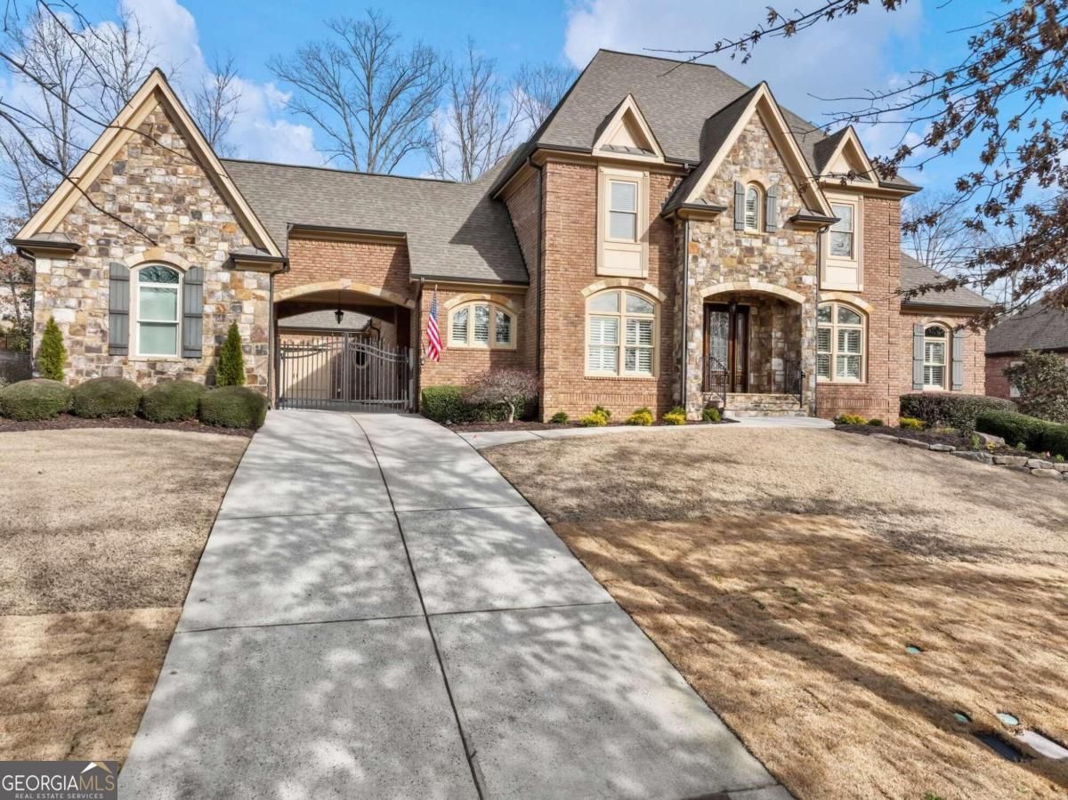 2424 Northern Oak Drive