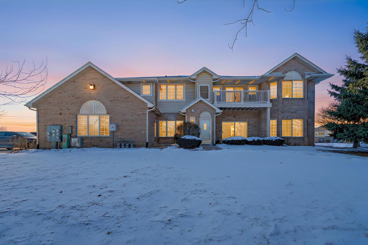 1520 Raintree Lane 73