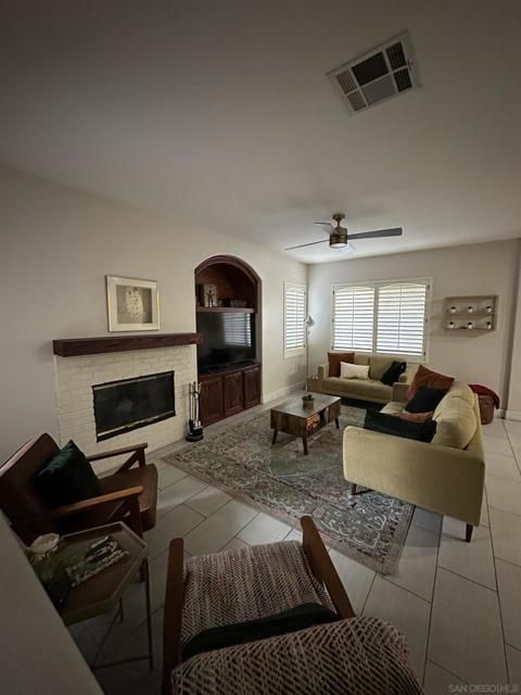 6289 Avenida De Las Vistas 2