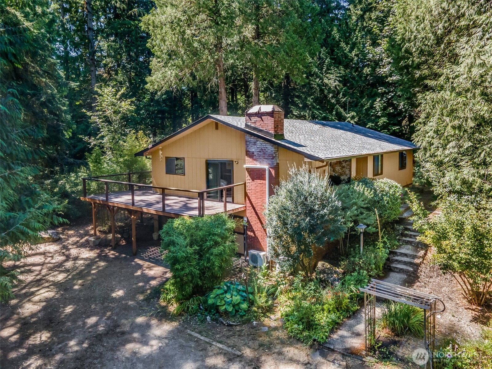 7813 Johnson Point Road Ne