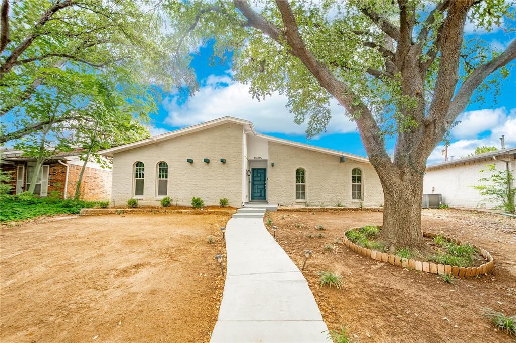 1505 Carnation Drive
