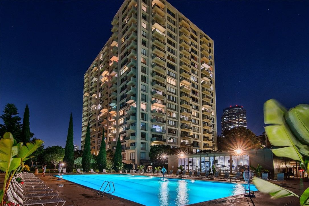 2170 Century Park East 1004S